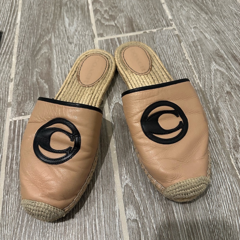 Coach Sandals size 9.5 Logo